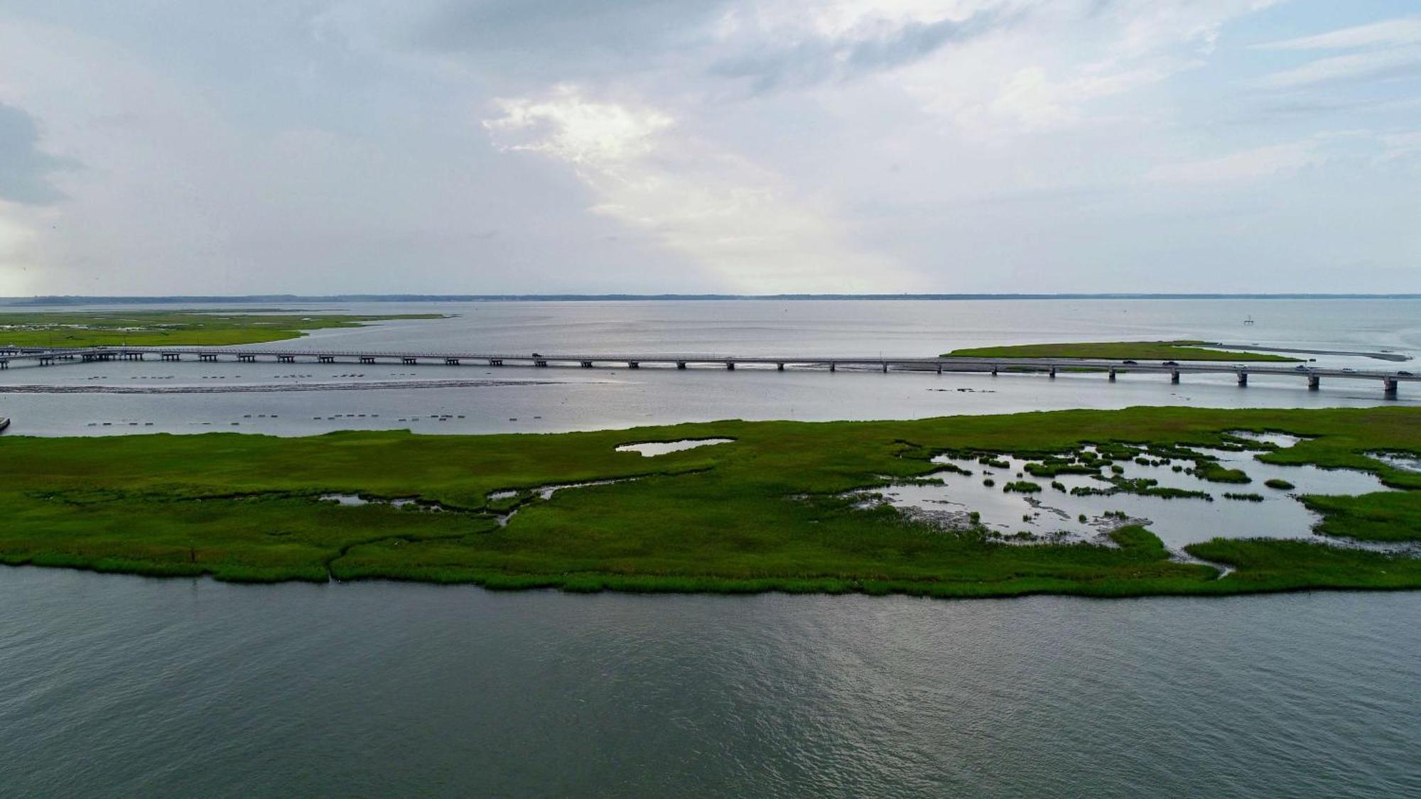 Hampton Inn & Suites Chincoteague-Waterfront, Va Exterior photo